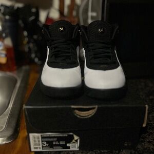 Boys Jordan’s Size 3